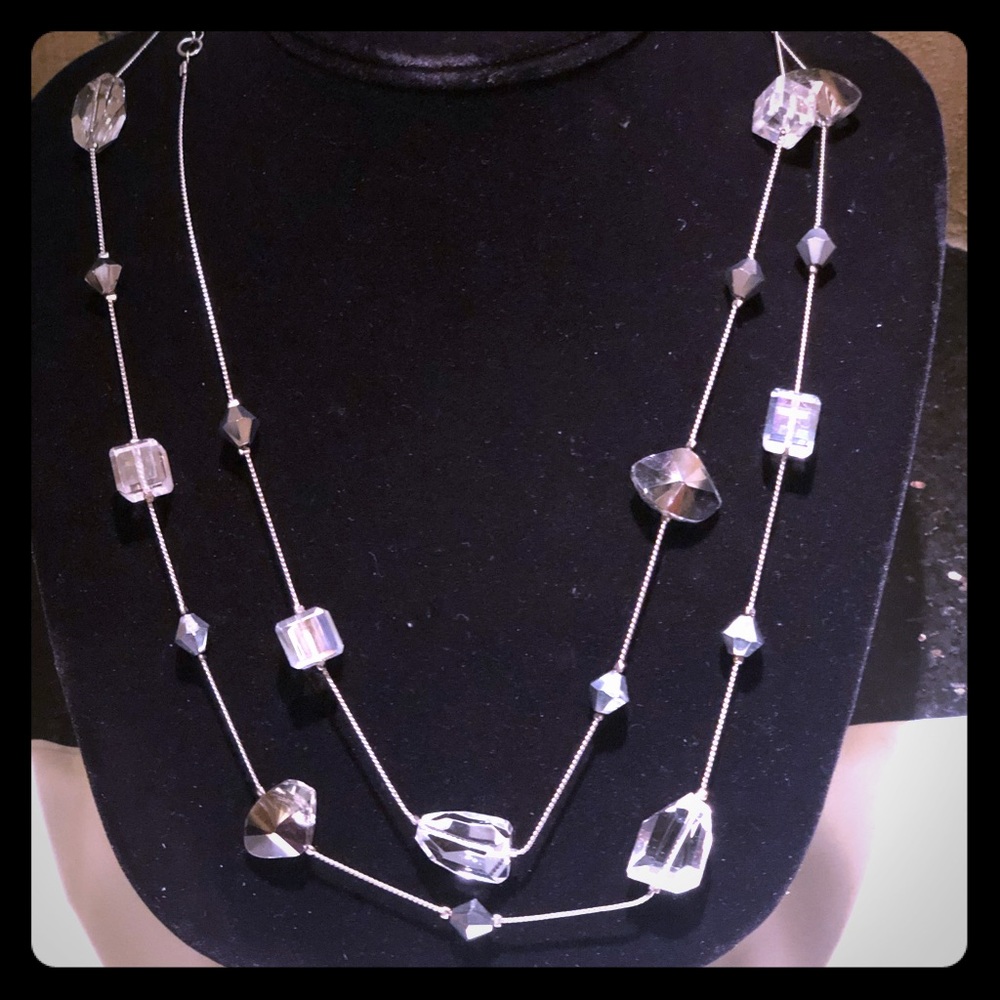 Crystal long necklace.